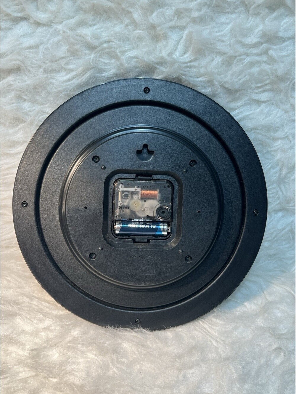 10-inch Staples wall clock *Tested* - Picture 5 of 6